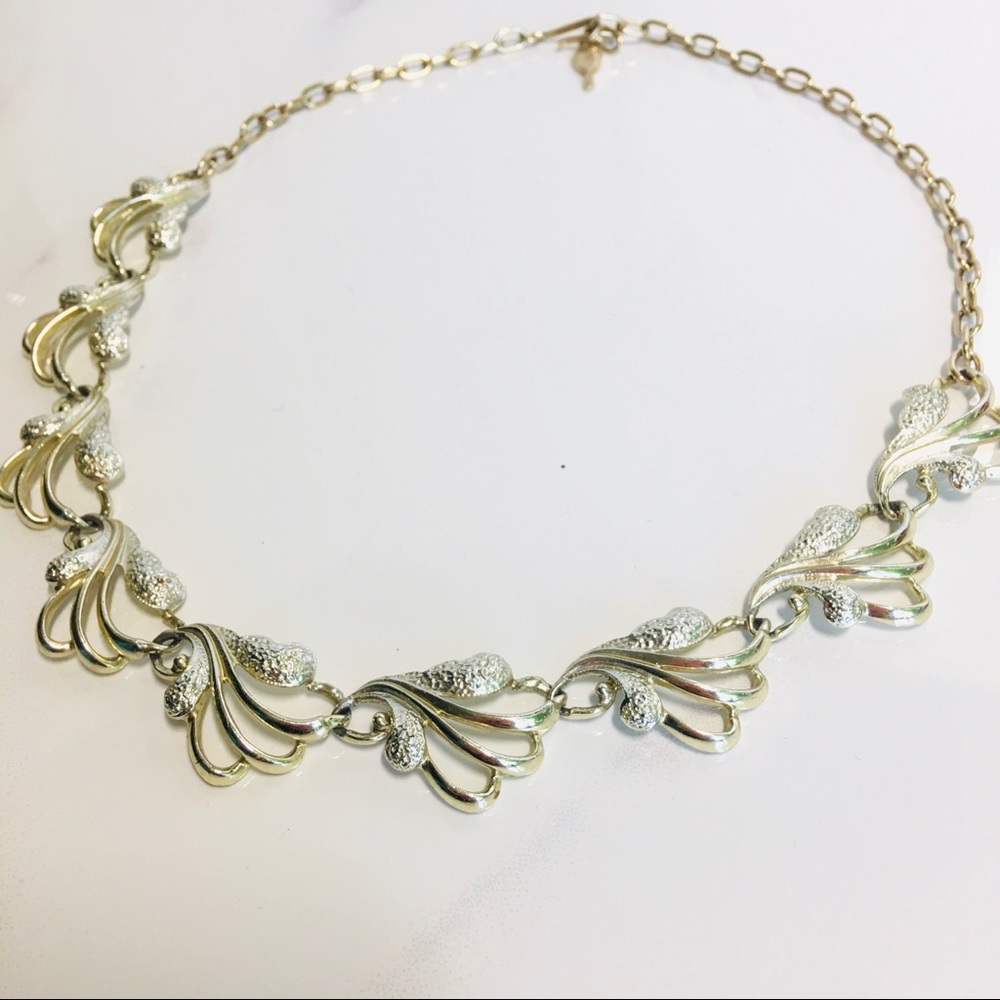 2/$20 Sarah Cox Vintage Ornate Chic Silver Necklace